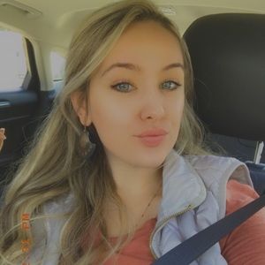 Meet your Posher, Katelyn